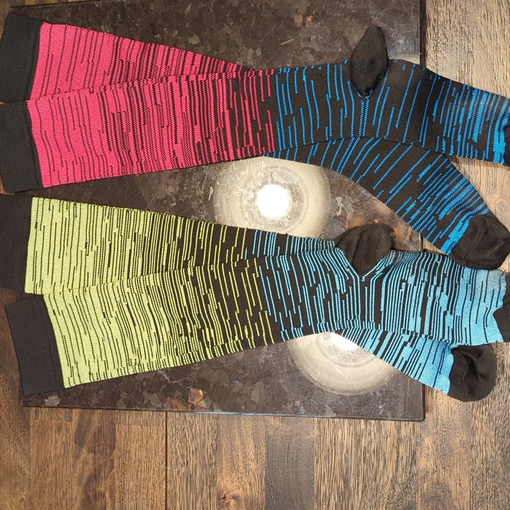 Calf length socks w compression